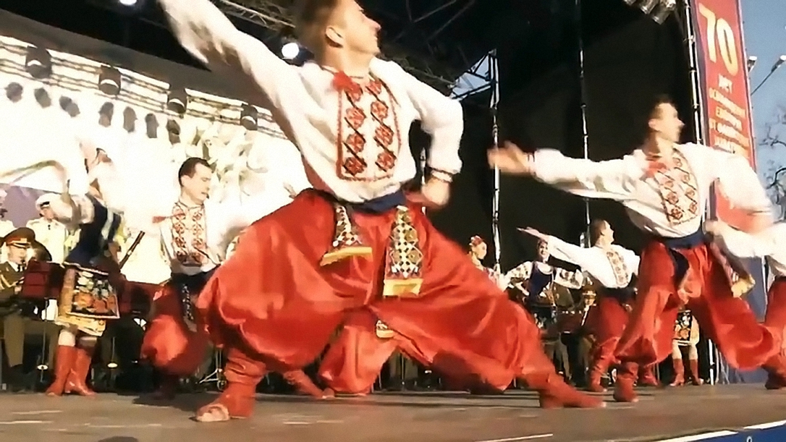 Москалi скачуть "гопак"